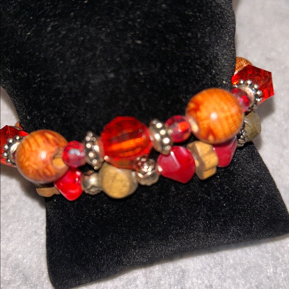Ethel & Myrtle Stretch Red Bead /Glass/Silver beads Bracelet OSFA - Picture 4 of 7